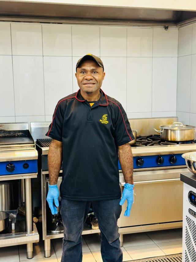 Leni Seki, Chef de Partie